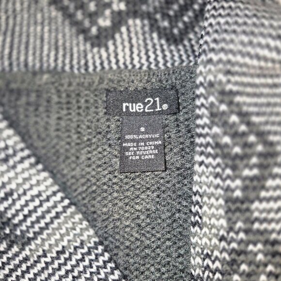 RUE21 Southwestern design Cardigan long sweater 100% Acrylic in size Small - Picture 16 of 16